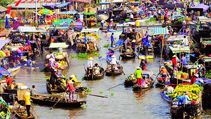 Découverte des marchés flottants du Delta du Mékong
