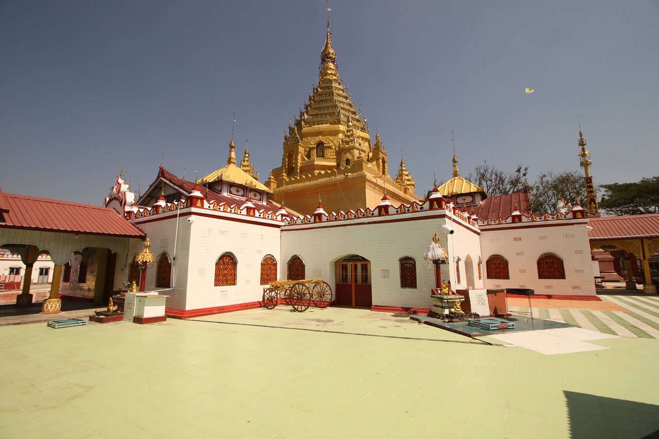 Visite de la pagode Yadana Man Aung Su Taung Pyay
