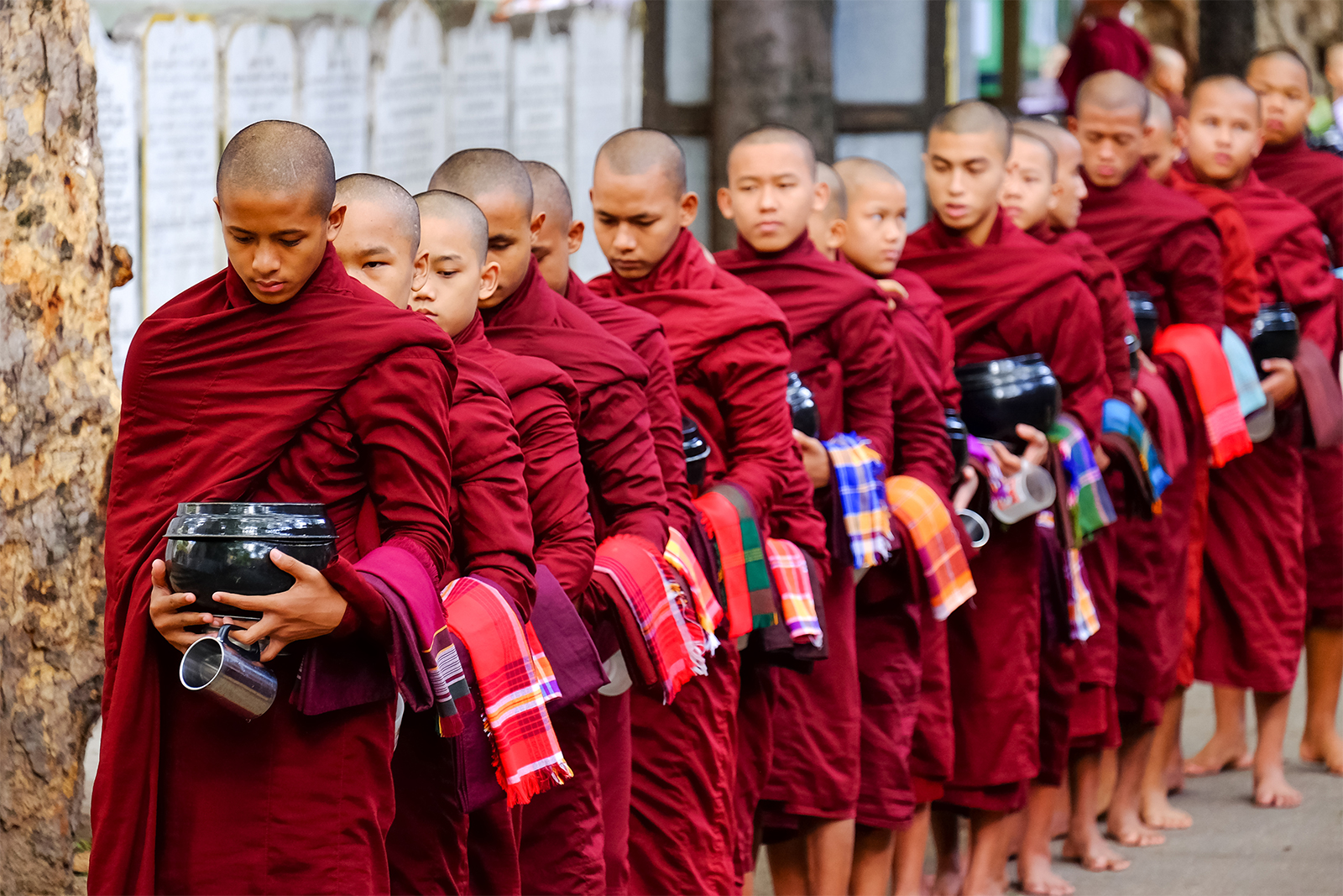 Moines et monastères bouddhistes à la Birmanie