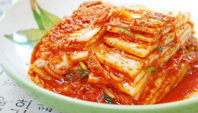 La sauce de poisson est utilisée uniquement comme solvant pour conserver le kimchi.