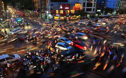 La circulation surprend toujours les visiteurs en venant au Vietnam.