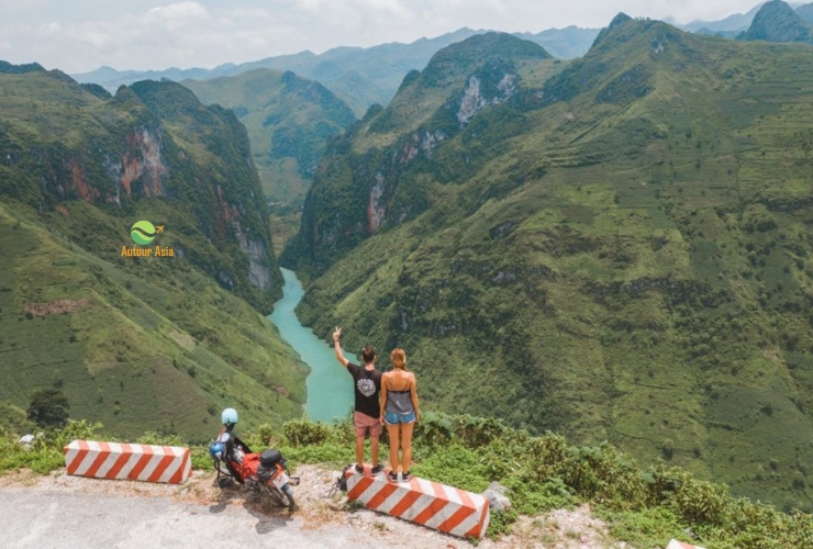 Panorama spectaculaire du col de Ma Pi Leng et de la rivière Nho Que