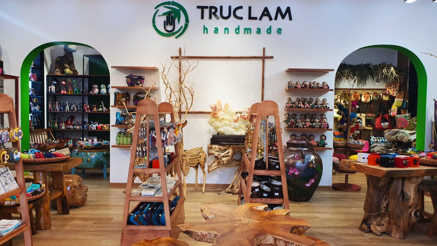 Souvenirs ethniques artisanaux chez Truc Lam Souvenir