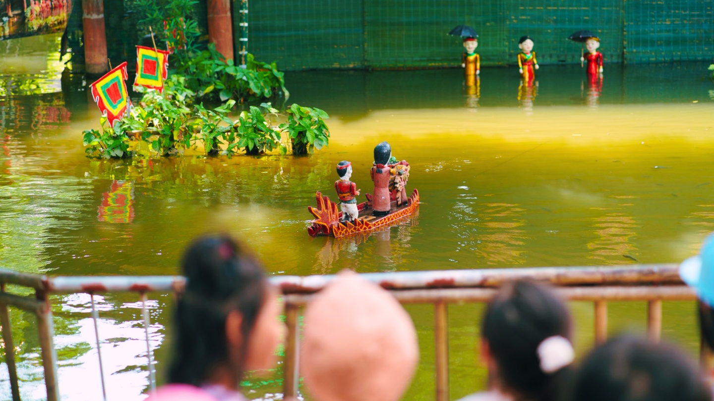 Spectacle de marionnettes sur l’eau traditionnel