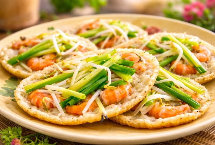 Goûter au banh xeo aux crevettes, l'une des meilleures spécialités de Quy Nhon