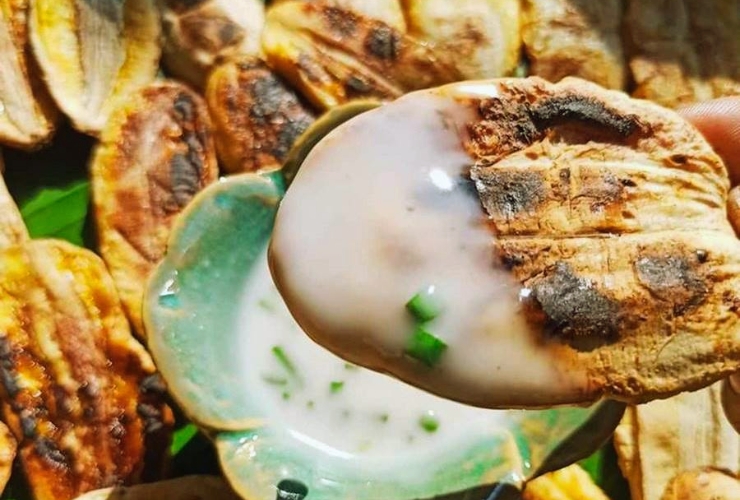 Banane aplatie grillée, douceur rustique de Ben Tre