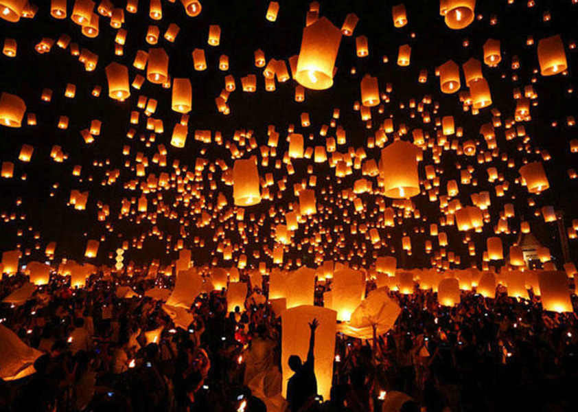 Lancé de lanternes au festival Ok Om Bok