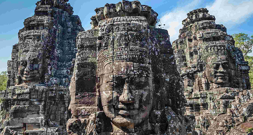Visages sculptés d''Angkor Vat