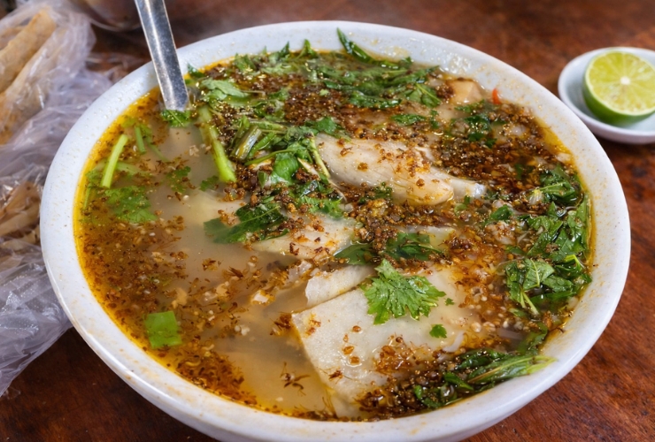 Le canh chua aux fourmis rouges: Une saveur inattendue de la cuisine des Hauts Plateaux du Vietnam