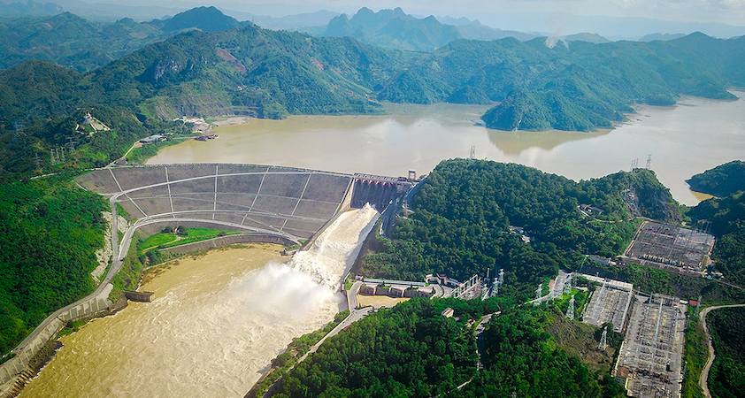 Le barrage de la rivière Da permet d''alimenter tout le pays en électricité