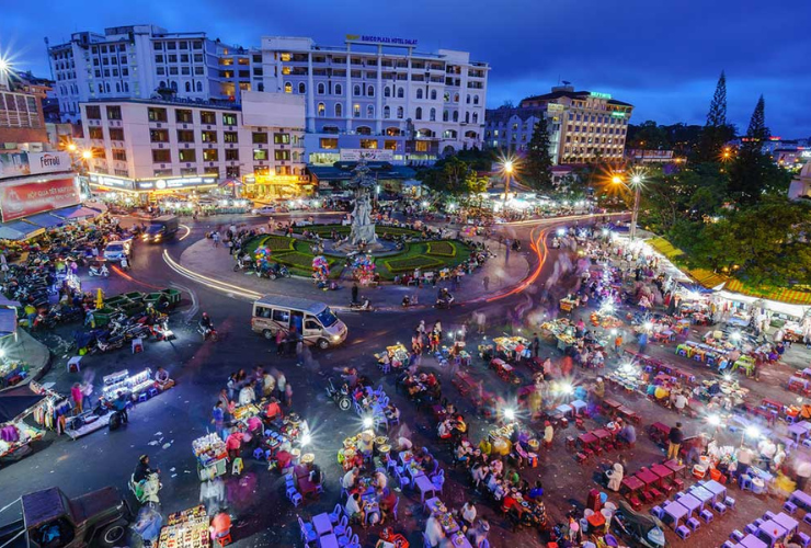 Le marché de nuit de Dalat, le marché animé du pays des mille fleurs