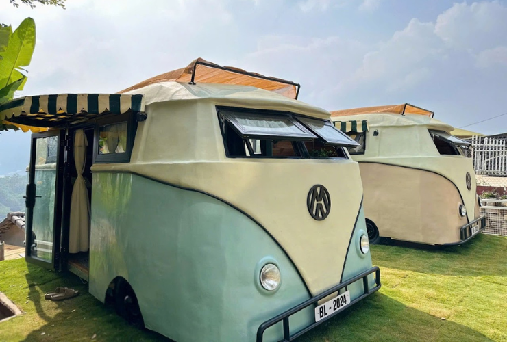 Une charmante chambre nichée à l’intérieur d’une voiture de Cabin in the Air