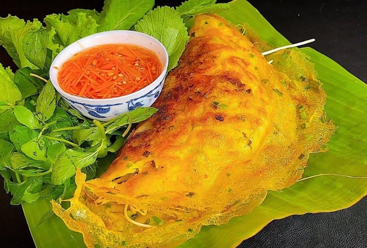 Banh xeo (pancake vietnamien), un véritable symbole de la street food vietnamienne