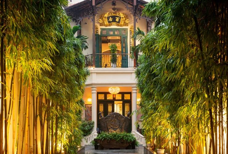 Cha Ca Thang Long vous propose une expérience culinaire raffinée dans une ambiance élégante