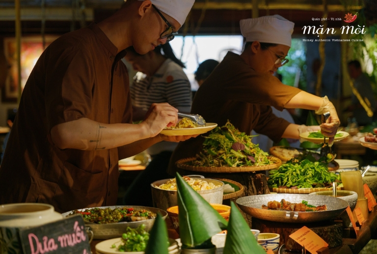 Restaurant Man Moi, Ben Nghe vous propose une expérience culinaire vietnamienne raffinée et variée