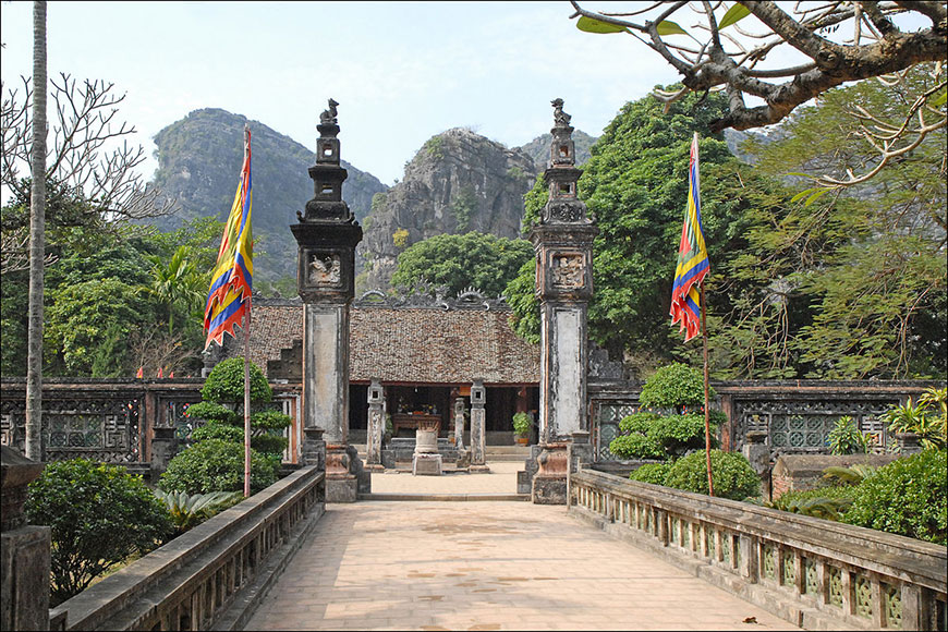 L''entrée du temple du roi Dinh