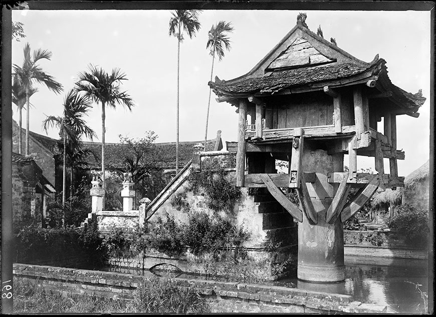  Vieille photo de la pagode au pilier unique Chua Môt Côt, avant sa rénovation