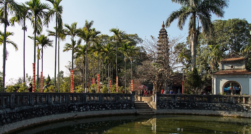 Le complexe de la pagode Pho Minh avec sa tour en arrière plan