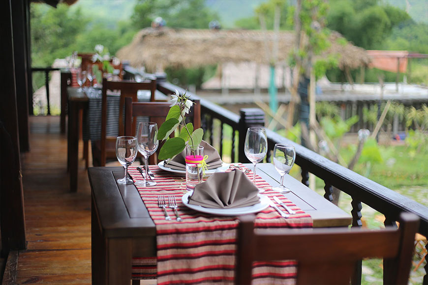 Restaurant à l''intérieur de Mai Chau Ecolodge