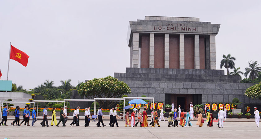 Le Mausolée d'Ho Chi Minh - un site à visiter lors du Voyage Vietnam nouvelles frontieres