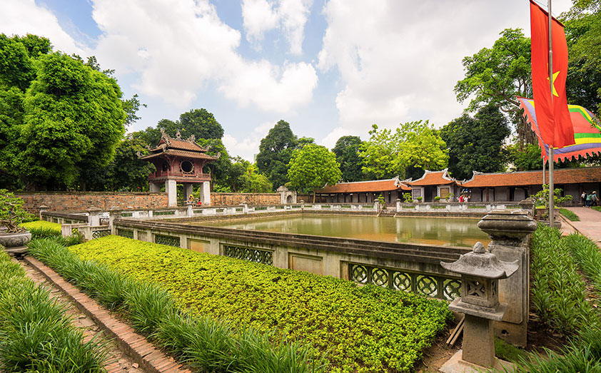 Temple de la Littérature (Van Mieu) - un site à visiter dans le Circuit Vietnam 14 jours
