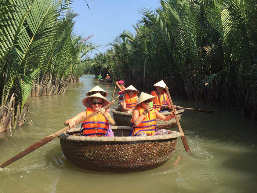 L'excursion en "thung chai" dans la forêt de cocotier d'eau Bay Mau - l'activité à ne pas manquer dans le Voyage Vietnam 12 jours