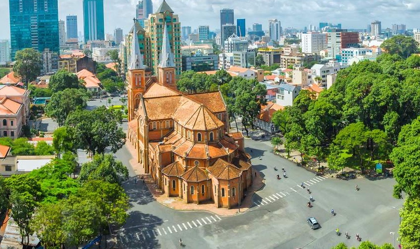 La Cathédrale Notre-Dame - l'attraction à ne pas manquer dans ce Circuit Vietnam 10 jours à Saigon